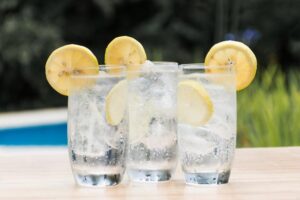 Água com gás: refrescância e zero ingredientes extras