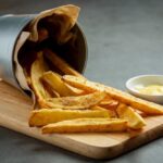 Crocante por fora, macia por dentro: como dominar a ciência da batata frita em casa