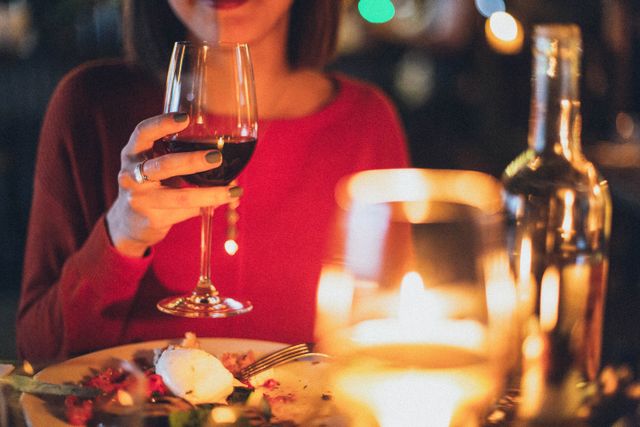 Noite temática com vinhos